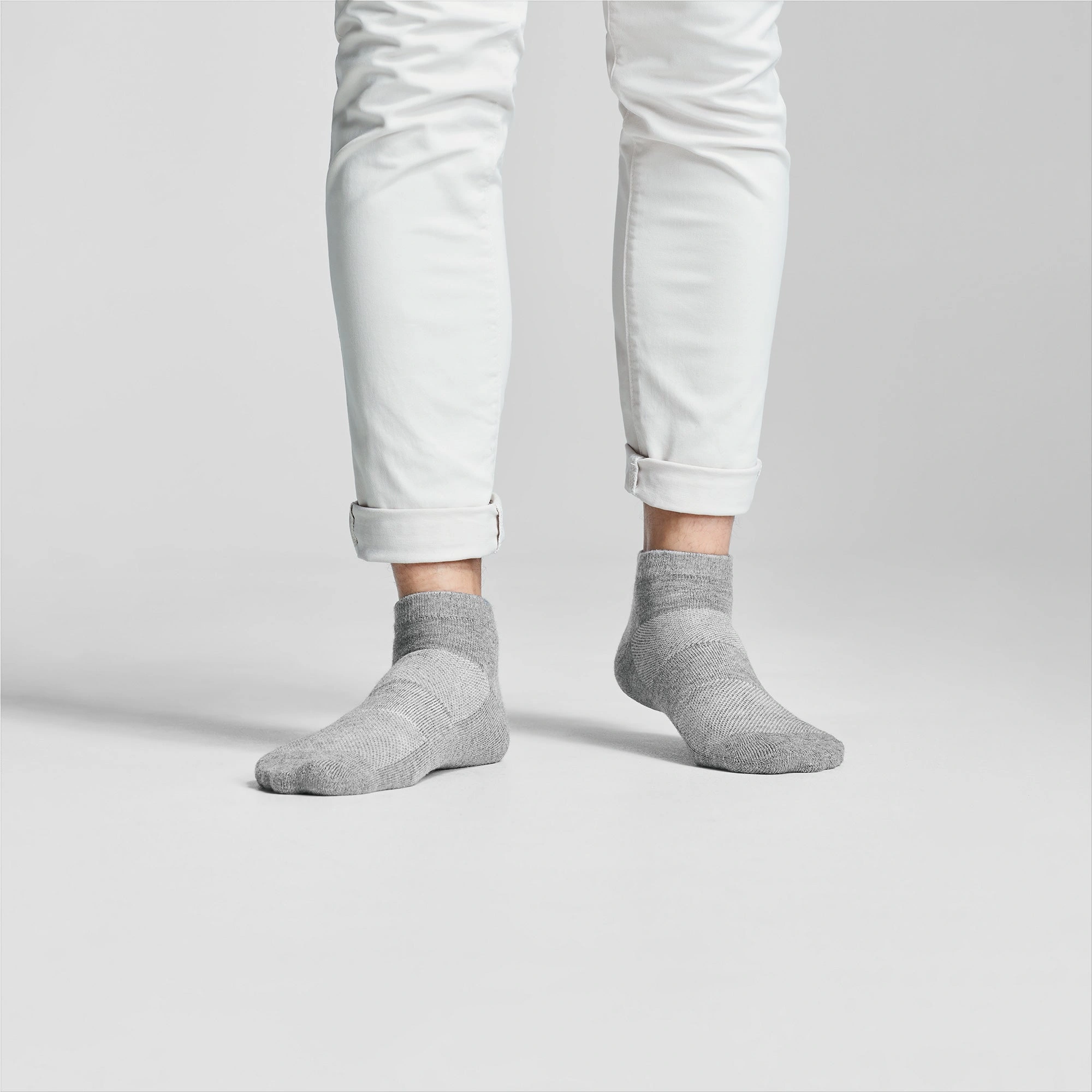 Merino Comfort: Men's All-Season Ankle Sock Essentials